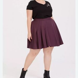 Torrid Burgundy Pleated Skater Skirt Plus‎ Size 2 Rayon Blend Pockets